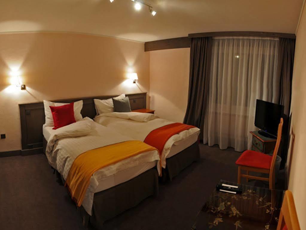 Hotel Central, Spa & Lounge Bar Crans-Montana Exterior foto